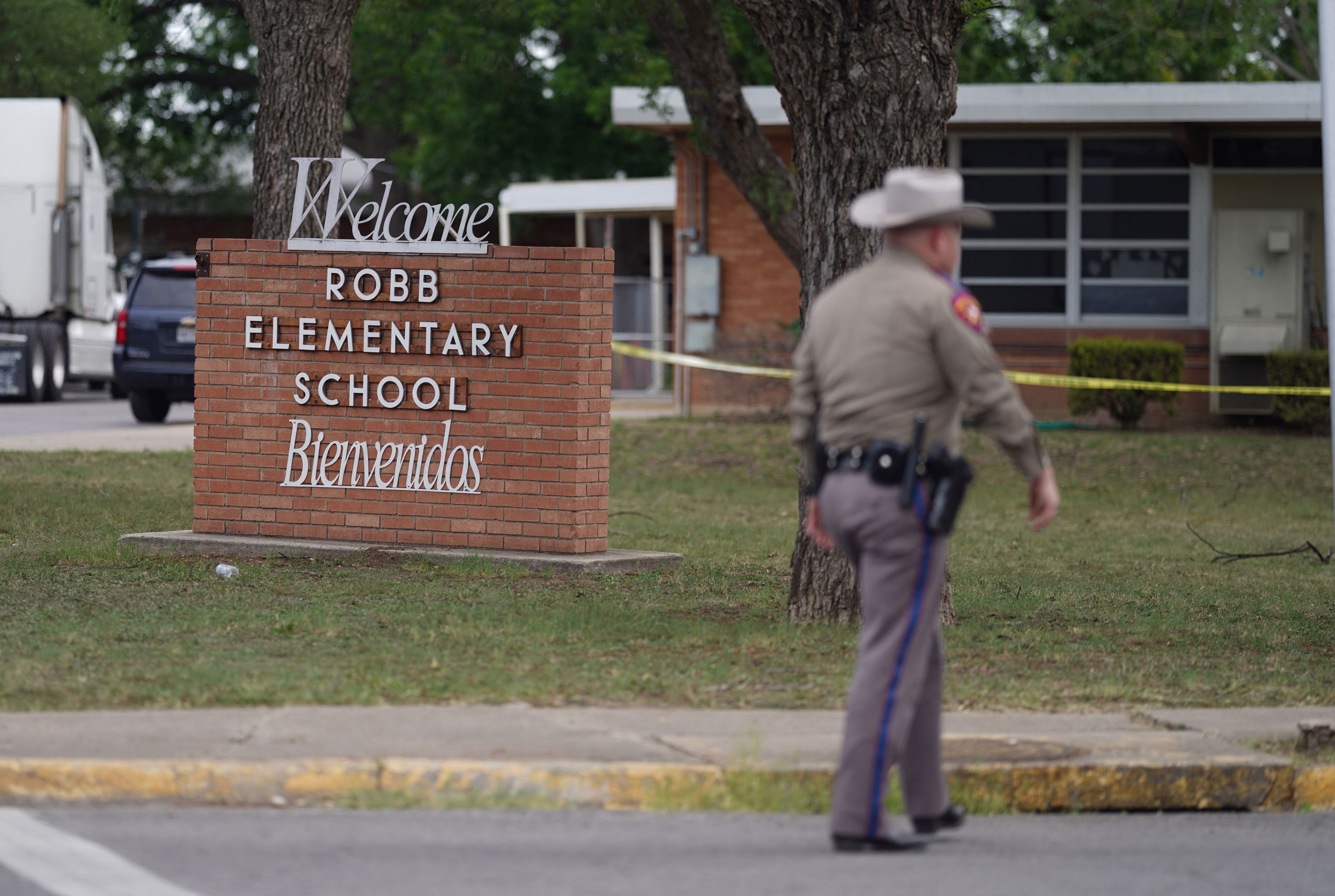 Republicans Mitt Romney, Mitch McConnell criticized after Uvalde school  shooting for taking NRA money - The Washington Post